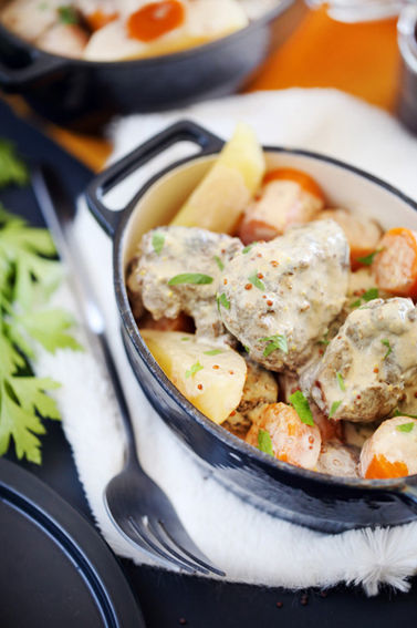 Sauté de sanglier au cognac et à la moutarde